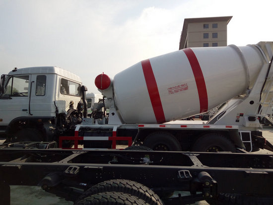 楚風后八輪攪拌車8-10方