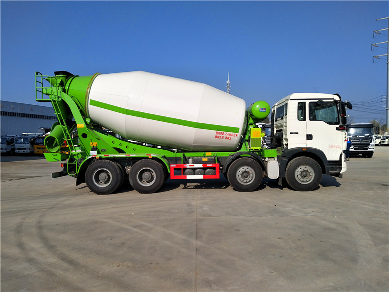 重汽四軸攪拌車(chē)